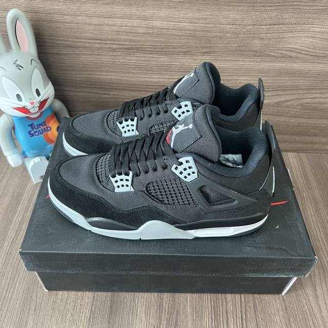 顶级版本Jordan Air Jordan 4 Retro Se Black Canvas 小阿姆中帮复古篮球鞋男女同款黑色。 DDD 码数：36-46码 含半