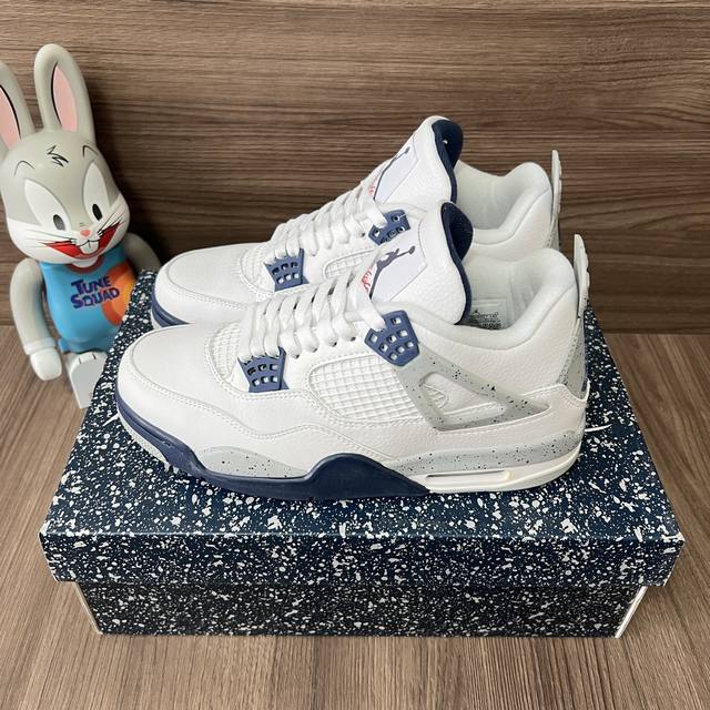 顶级版本Jordan Air Jordan 4 Retro Midnight Navy 潮流中帮复古篮球鞋男女同款白蓝午夜蓝。 DDD 码数：36-46码 含半