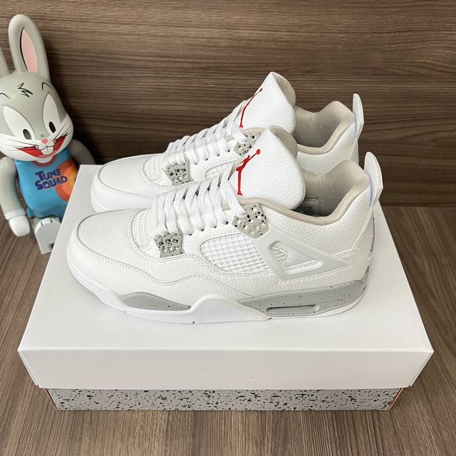 顶级版本Jordan Air Jordan 4 Retro Tech White 奥利奥中帮复古篮球鞋男女同款白色。 DDD 码数：36-46码 含半码 DDD