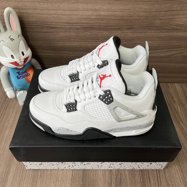 顶级版本Jordan Air Jordan 4Retro White Cement中帮复古篮球鞋男女同款白水泥2016。 DDD 码数：36-46码 含半码 D