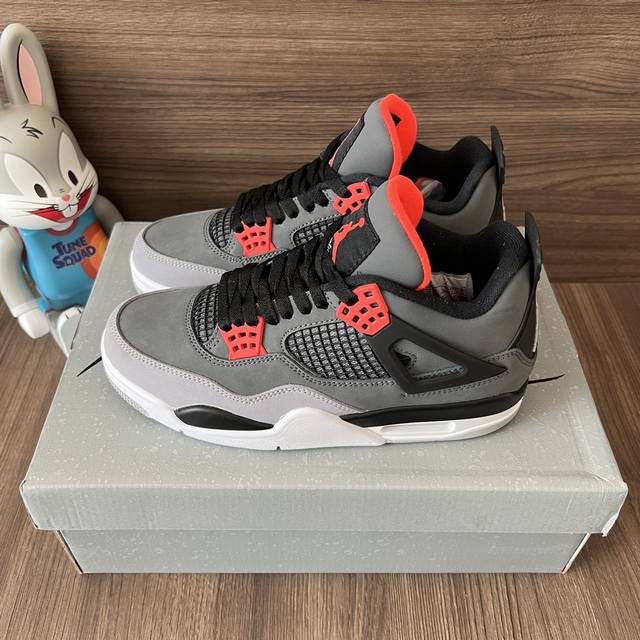 顶级版本Jordan Air Jordan 4 Retro Infrared 红外线中帮复古篮球鞋男女同款黑灰红。 DDD 码数：36-46码 含半码 DDD