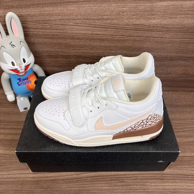 顶级版本Jordan Legacy 312 减震耐磨防滑低帮复古篮球鞋白棕。 DDD 码数：36-47 含半码 DDD 编码: Fq7827-100 DDD 全