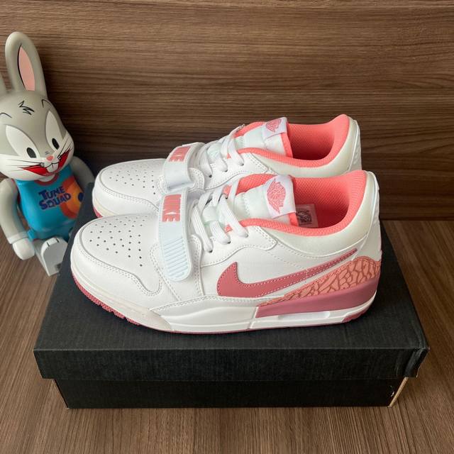 顶级版本Jordan Legacy 312 Cny Year Of The Rabbit 减震耐磨防滑低帮复古篮球鞋粉白。 DDD 码数：36-47 含半码 D
