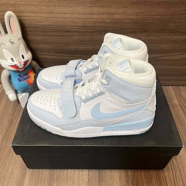 顶级版本Jordan Legacy 312 Cny Year Of The Rabbit 减震耐磨防滑高帮复古篮球鞋白蓝。 DDD 码数：36-47 含半码 D