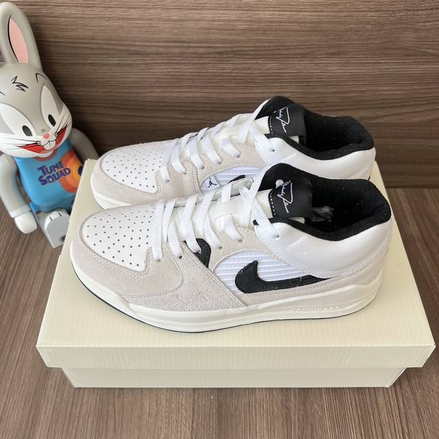 顶级版本Jordan Stadium 90减震防滑低帮运动休闲鞋男女同款白黑色。 DDD 码数：36-45 含半码 DDD 编码: Fd6424-100 DDD