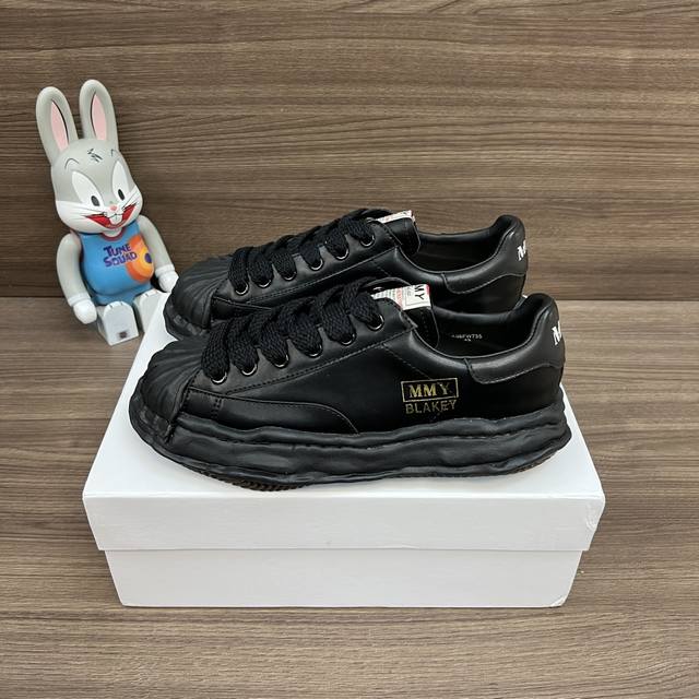 顶级Mihara Yasuhiro 三原康裕 溶胶鞋 时尚板鞋 男女同款 黑色皮面面包鞋！ DDD 码数35-45码！ DDD