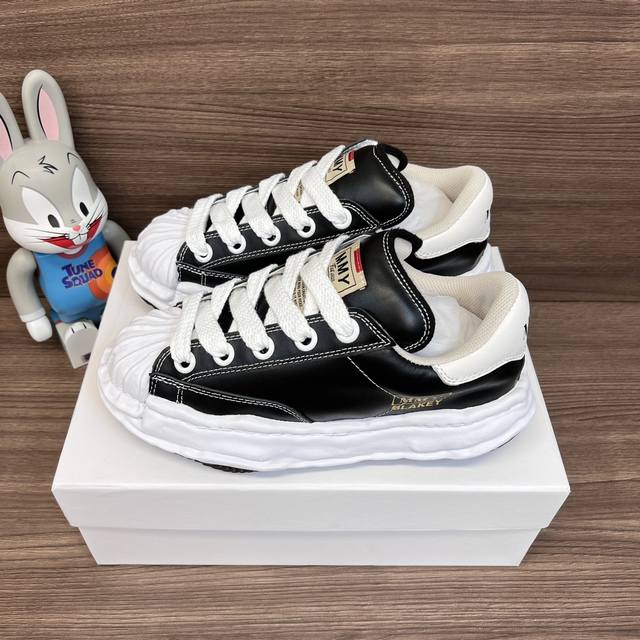 顶级Mihara Yasuhiro 三原康裕 溶胶鞋 时尚板鞋 男女同款 黑色面包鞋！ DDD 码数35-45码！ DDD