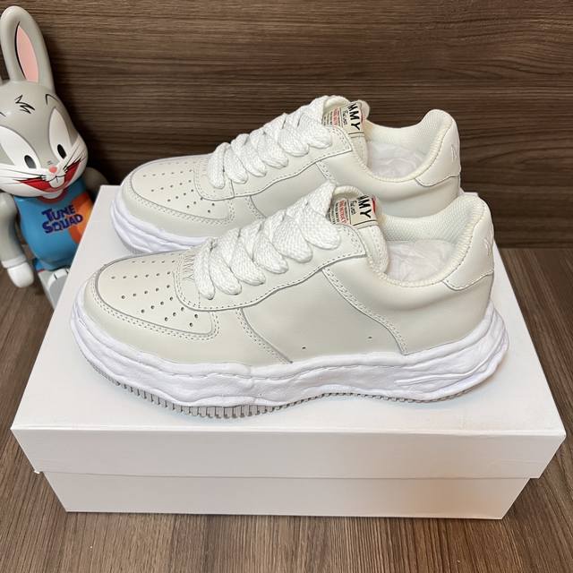 顶级Mihara Yasuhiro 三原康裕 皮面溶胶鞋 时尚板鞋 男女同款 白色。 DDD 码数35-45码！ DDD