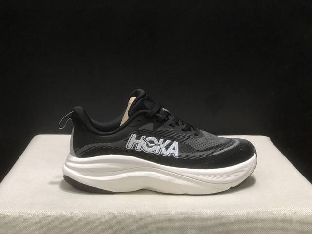 顶级版本Hoka One One Skyflow 舒适百搭防滑耐磨低帮跑步鞋男女同款 DDD 码数:36-45码 含半码 DDD 编码: 1147833-Ddw 顶级版本Hoka One One Skyflow 舒适百搭防滑耐磨低帮跑步鞋男女同款 DDD 码数:36-45码 含半码 DDD 编码: 1147833-Ddw
