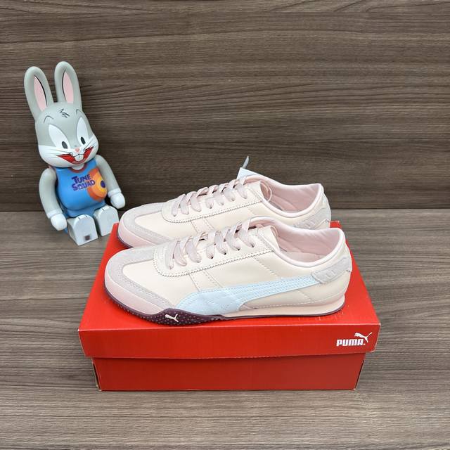 顶级版本Puma Bella Ut 时尚百搭舒适薄底鞋 防滑耐磨 低帮 生活休闲鞋 女款 粉色 DDD 货号: 402186-04 DDD 包装:全套得物配件加 顶级版本Puma Bella Ut 时尚百搭舒适薄底鞋 防滑耐磨 低帮 生活休闲鞋 女款 粉色 DDD 货号: 402186-04 DDD 包装:全套得物配件加