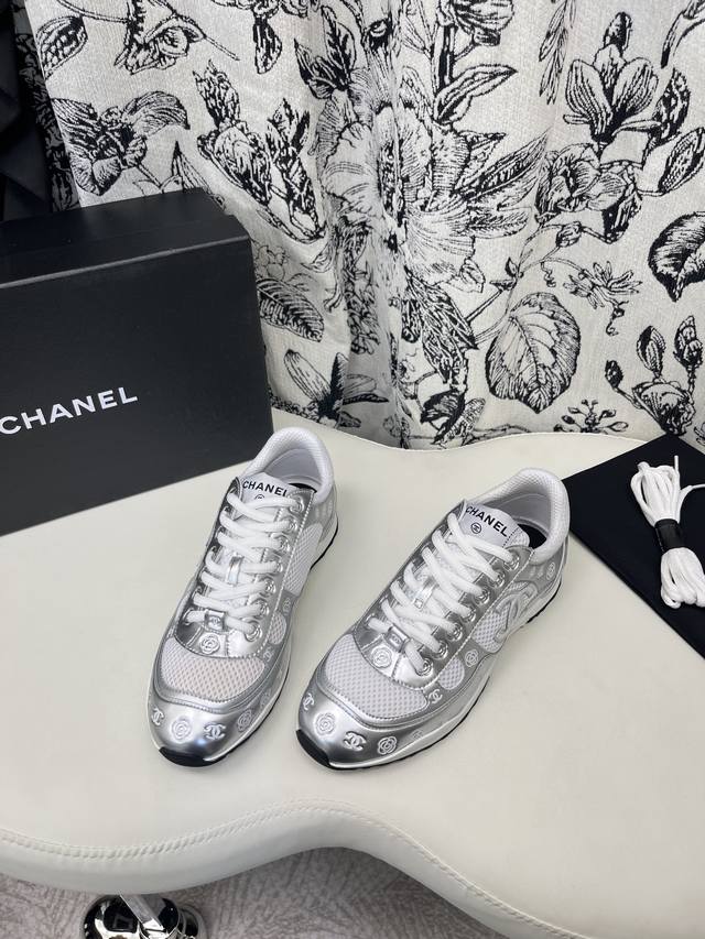 女- 男- +10 DDD 顶级货小香2025S 全新棒球鞋来啦~~~ DDD 初夏第一爆款来袭 宝贝们金手指动起来！ DDD Chane* 小香C家 2025