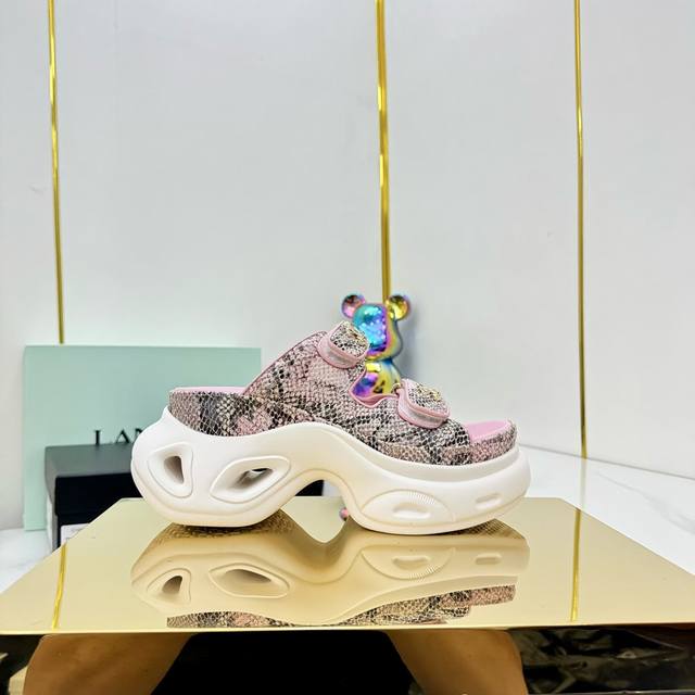 顶级版本 DDD Chanel｜香奈儿小香魔术贴沙滩拖鞋 拖鞋休闲沙滩鞋 DDD 25Ss 春夏新款！沙滩鞋全网爆爆爆！专柜最新款，上脚依然让我心甘情愿剁手入，