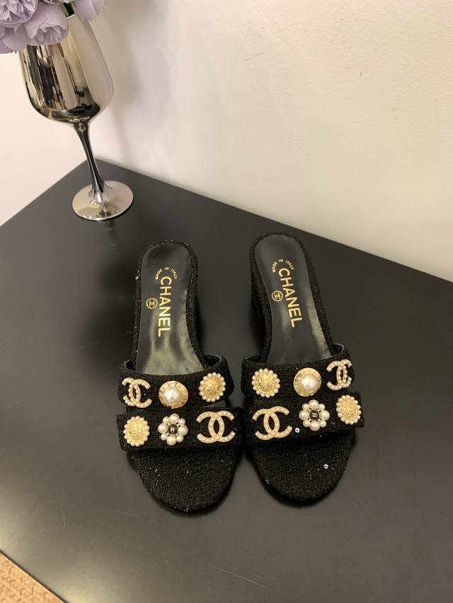 凉 现货发售 *25 DDD 专柜 正品级 版本！！ DDD 官方目录： DDD 码数：35、36、37、38、39 34 40 41 需要定做跟客服 沟通 P