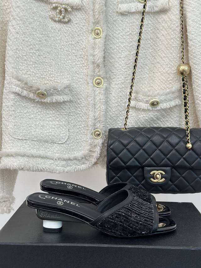 Chane* ｜小香春夏新品 DDD 米兰走秀款拼色尖头凉鞋 DDD 鞋面采用进口小牛皮 DDD 内里垫脚均为丝绸羊皮 DDD 意大利进口牛皮大底 DDD Si