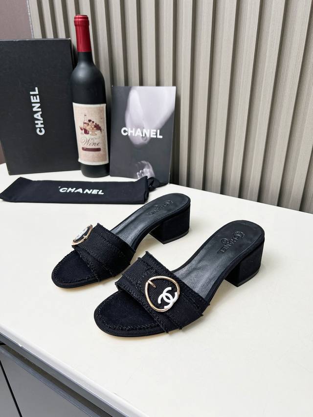 小香奶奶官网同步高版本 DDD Chanel 2025最新款，原版一比一开发 DDD 春夏季香家必备爆款，女神系列，拥有香家特色优雅名媛气质，超级耐看，让人无法