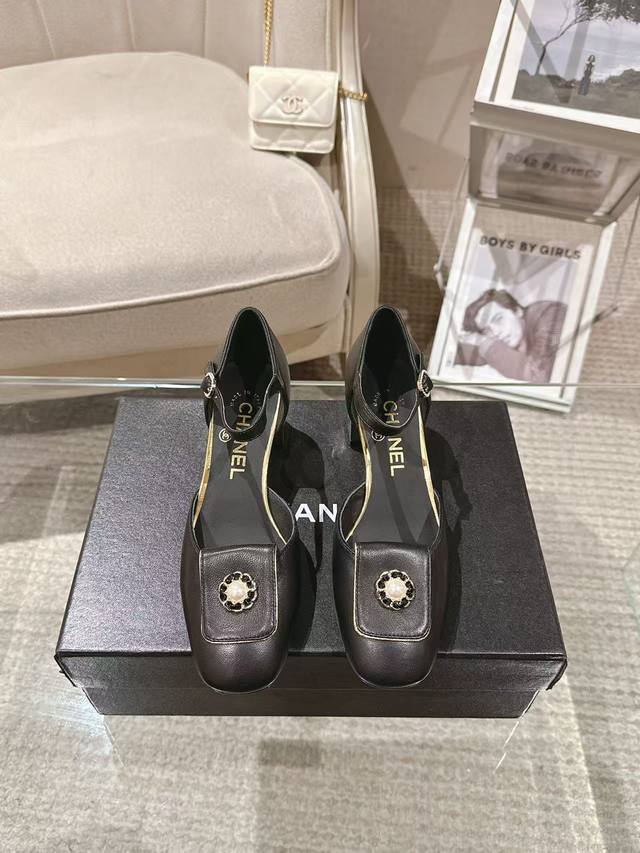 2075-3 埃及系列优雅穆勒春鞋 鞋面：原版进口混种皮+精致珍珠点缀+内里：垫脚特定水染丝愁混种小羊皮 大底：意大利本色真皮大底、跟高5.5Cm 鞋码: 35