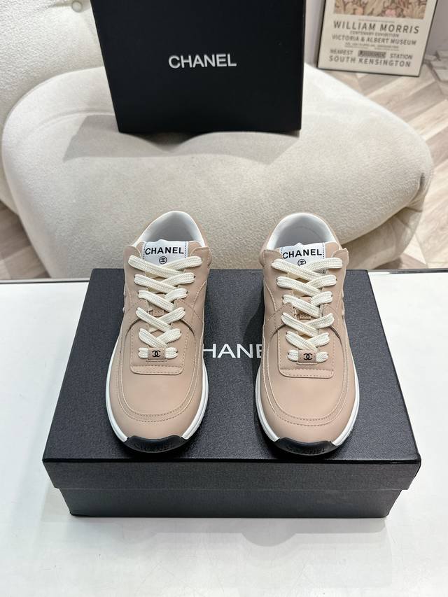 男+10 DDD Chanel香奶奶 专柜顶级休闲款运动鞋 DDD 这款经典设计；鞋面多种工艺电绣的风格；大底却时尚运动；不平凡的拥入了多种配色元素 DDD 多