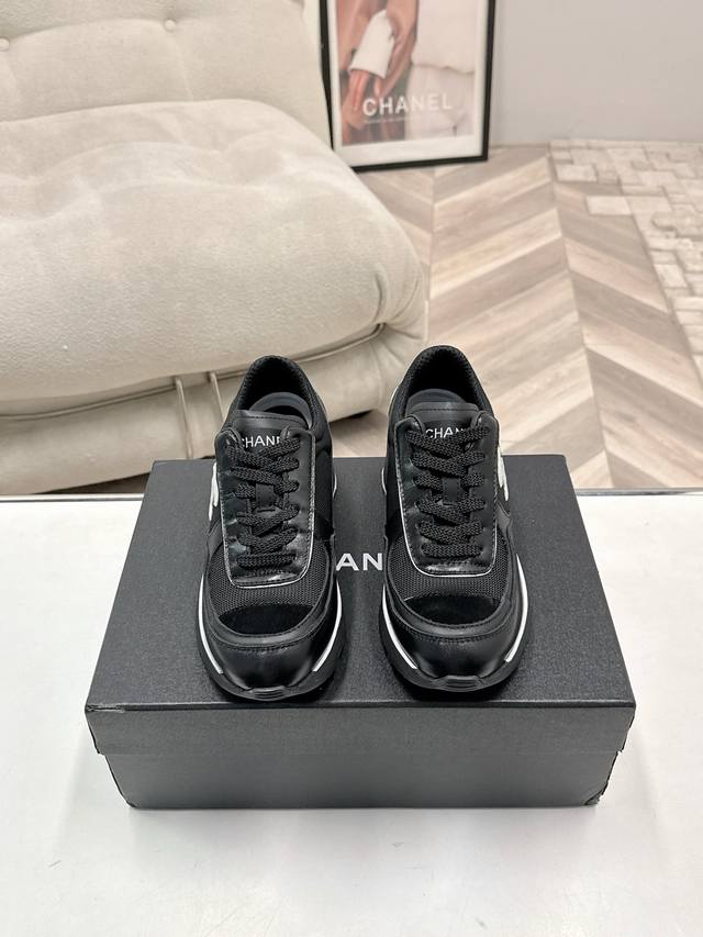 顶级版本带飞机盒 普通P390 Size: 女款35-41 DDD 香奈儿休闲小皮鞋 ～原版小牛皮熊猫鞋 DDD Chanel 香奈儿 25C 最新爆款 熊猫