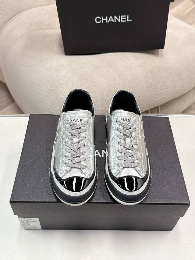 Chanel 香奶奶最新款25K休闲运动鞋 超多明星网红种草 原版模具定制 无敌漂亮又好穿 绝对仙女款 超级舒服，配色高级耐看 百搭 率性的休闲运动风，飒爽又自