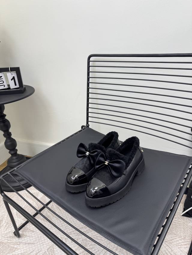 Size 35-39，40.41可订做不退 DDD 香奶奶Teddy Bear 毛毛乐福鞋 豆豆鞋 DDD 秋冬穿搭最重要的就是保暖舒适，Chanel 26K这