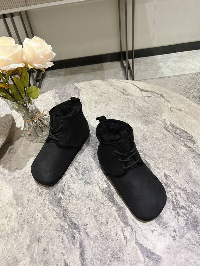 独家顶级 Size: 35-40 40、41订做 DDD Loewe呆萌雪地靴系列 皮毛一体 DDD 最新款雪地靴 正品购入开发 DDD 完美复刻 设计师推出探