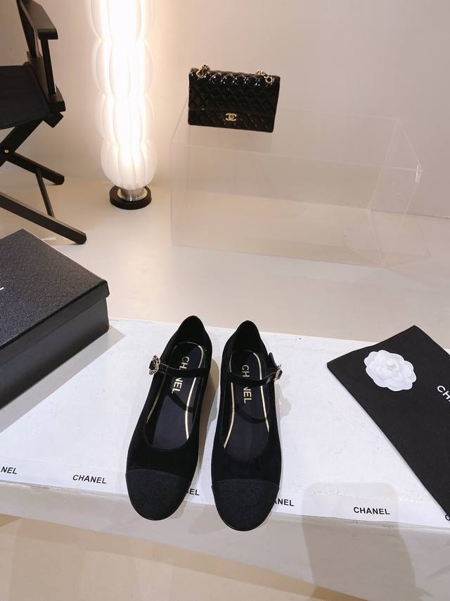 布面 DDD - - 34 40 41定制不退换 DDD -Chan*L K小花花玛丽珍鞋 DDD -小香C家早秋花扣圆头平底小单鞋 DDD 今年小香画风突转，