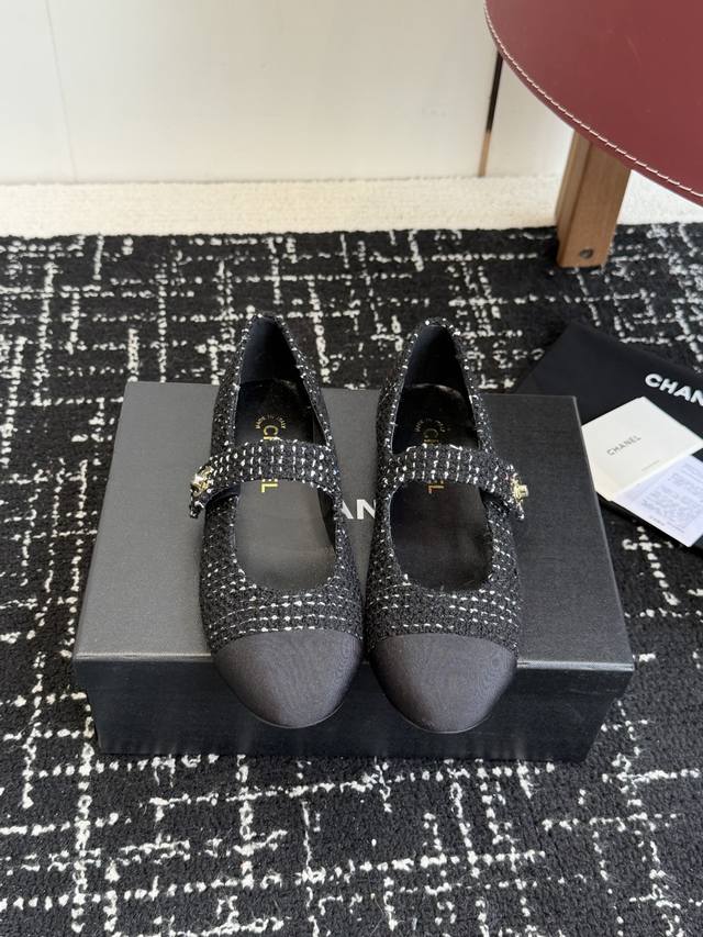 代购级 Size：35-41 40 41定制 DDD Chanel 香奶奶25Ss 春夏秀款 玛丽珍 单鞋 DDD 第一眼看上就被种草了根据天气变化自由穿搭！套