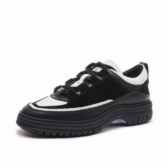 Chanel香奈儿25B新款熊猫板鞋熊猫鞋 DDD 香奈儿2025Ss火爆熊猫鞋配色厚底休闲运动鞋板鞋 DDD 专柜同步 专柜非常火爆 非常难买的一款鞋 全网最