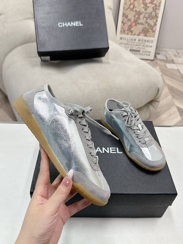 DDD Chanel香奶奶 专柜顶级休闲款运动鞋 DDD 这款经典设计；鞋面多种工艺的风格；大底却时尚运动；不平凡的拥入了多种配色元素 DDD 多元化混搭非常好