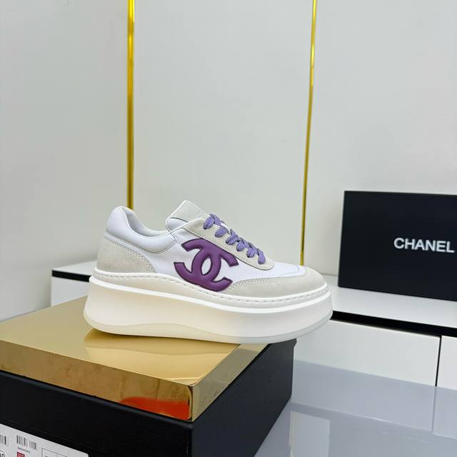 顶级版本！ DDD Chanel香奈儿熊猫鞋！2025专柜顶级休闲款运动鞋 DDD 这款经典设计；鞋面多种工艺电绣的风格；大底却时尚运动；不平凡的拥入了多种配色