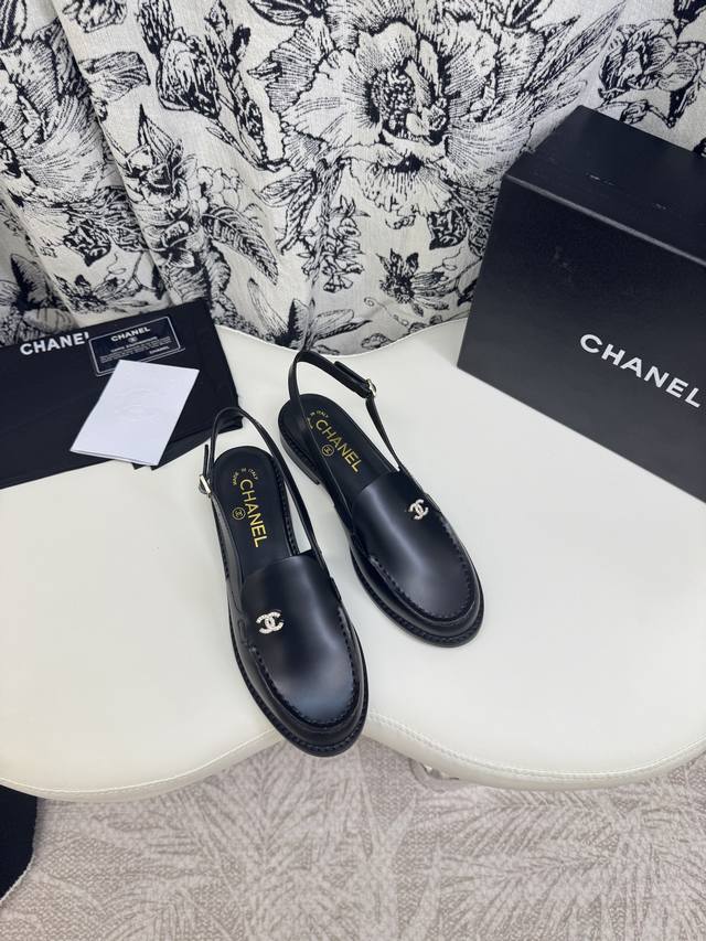 工厂P批P价凉鞋 单鞋 码数：35 41 DDD 高端版本 Chanel 香奶奶25Aw 超火的重工艺钻扣系列 DDD 正品级顶级货版本众多明星网红同款！小香秋