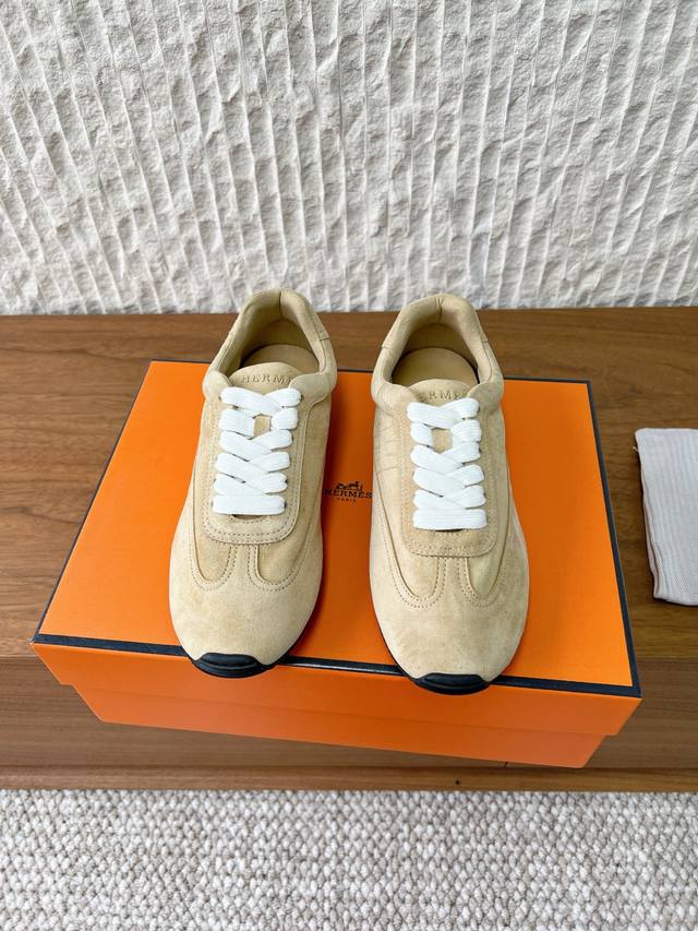 G097 Hermes 爱马仕 26Ss早春新款 运动鞋 休闲鞋 阿甘鞋 DDD 相当惹眼，雅致的拼接元素，凸显不俗的气质！ DDD 经典版型升级 精致配色，增