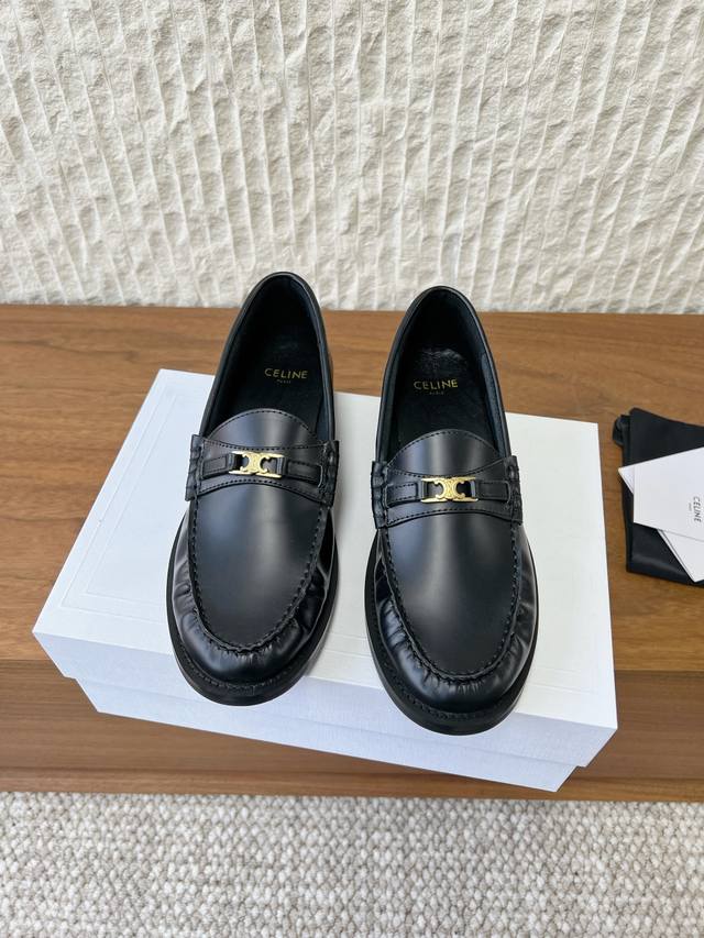 G599 Celine 赛琳 26Ss早春新款 平底 乐福鞋 DDD 原版购入开发 做货 Bulky系列 涂蜡棉质系带金属环 DDD 流苏饰以Triomphe牛