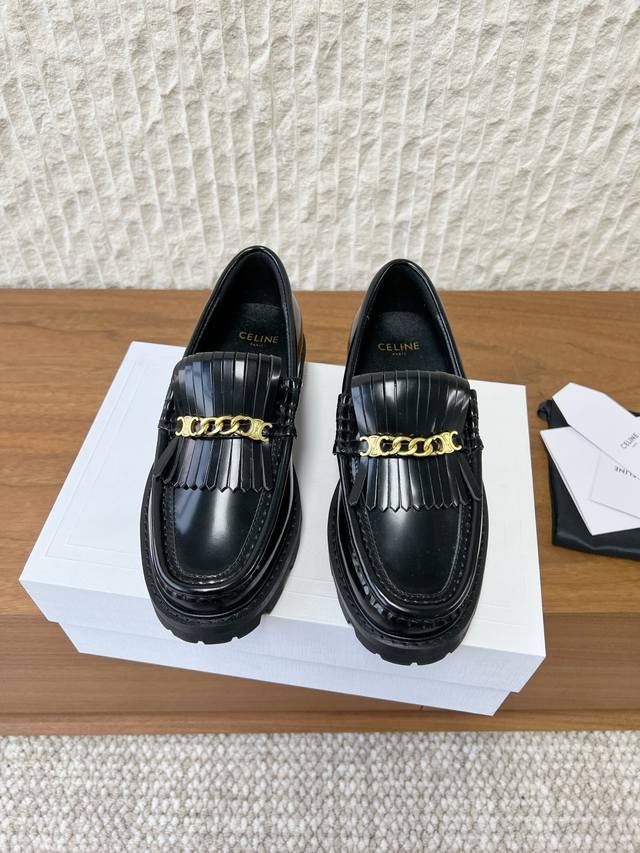 G599 Celine 赛琳 26Ss早春新款 厚底 乐福鞋 DDD 原版购入开发 做货 Bulky系列 涂蜡棉质系带金属环 DDD 流苏饰以Triomphe牛