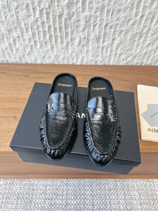 G731 Saint Laurent 圣罗兰 25Ss秋冬新款 乐福 半拖 小皮鞋 DDD 超级超级无敌火爆的一个款 DDD 简直完美到爆、而且上脚效果非常舒服 G731 Saint Laurent 圣罗兰 25Ss秋冬新款 乐福 半拖 小皮鞋 DDD 超级超级无敌火爆的一个款 DDD 简直完美到爆、而且上脚效果非常舒服