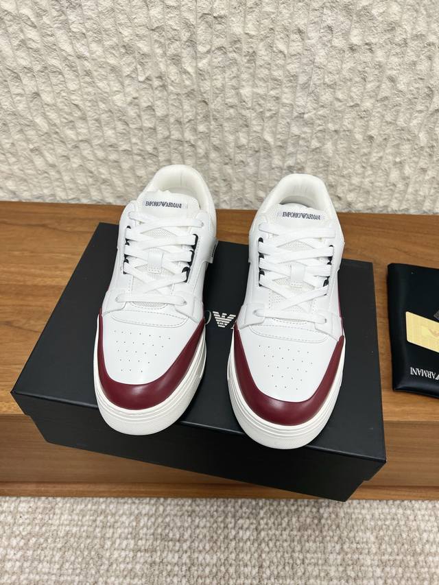 限男款 G569 Emporio Armani 阿玛尼 26Ss早春新款 厚底 休闲 运动鞋 DDD 此款 Emporio Armani 运动鞋采用低帮系带设计