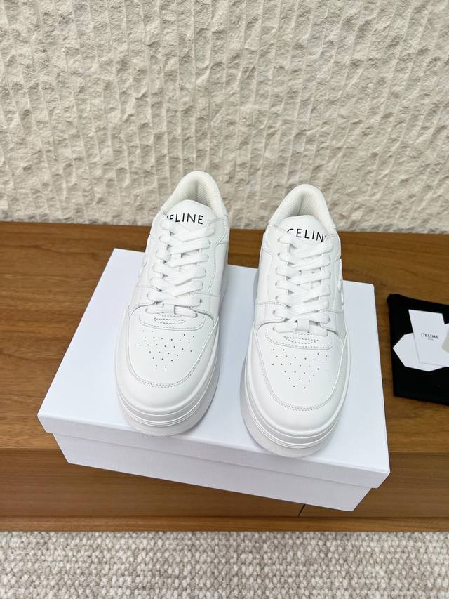 G069 Celine 凯旋门 26Ss早春新款 厚底 运动鞋 休闲鞋 DDD Celine Runner 动鞋鞋舌和鞋后帮饰有Celine标志运动鞋 DDD