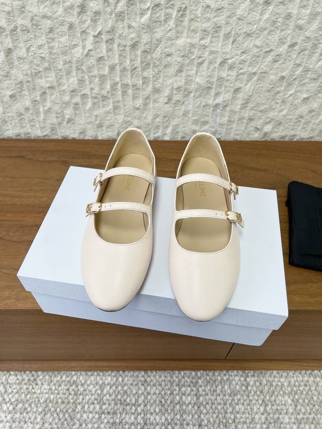 G637 Celine 赛琳 26Ss早春新款 双袢带 玛丽珍 平底鞋 DDD Celine Les Ballerines黑金玛丽珍鞋，双袢带+金属扣设计 简约