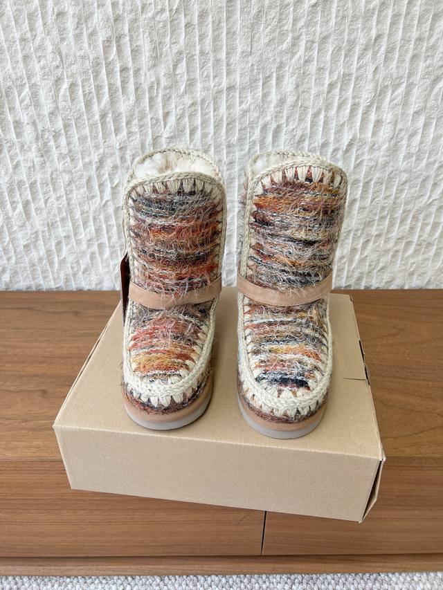 中靴 G095 Mou 小众潮牌 25Ss秋冬新款 厚底 雪地靴 DDD 居家不失舒适与精致一双弹力厚底羊毛拖鞋慵懒而温暖 DDD 脚掌如同陷入了轻柔的拥抱中柔