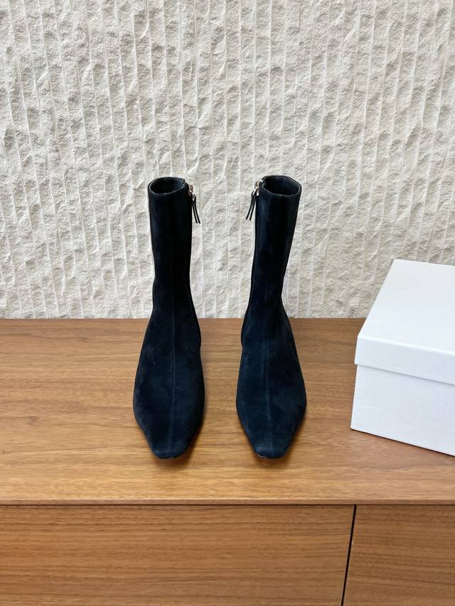 G126 The Row 小众潮牌 25Ss秋冬新款 侧拉链 尖头 裸靴 短靴 DDD 时髦内增高短靴、小尖头设计，无论是搭配休闲装还是正式场合 DDD 它都能