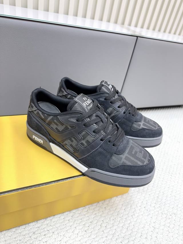 芬迪情侣款限定 Fendi 2026 新色系列 DDD 当复古Ff标识 遇见未来感新色 DDD 全皮面立体拼接，注入新鲜美学血液 DDD 鞋面采用细腻牛皮组合