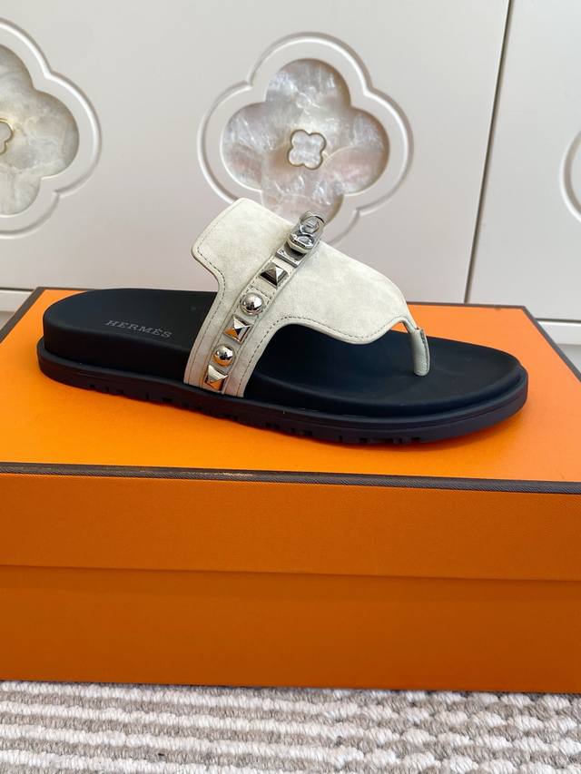 HermèS 爱马仕~帝国之履 DDD 经典情侣拖 不是所有 二舅拖 都叫爱马仕 DDD Kelly锁扣镌刻永恒 铆钉诉说高级美学 DDD 进口高丝光羊猄皮 D