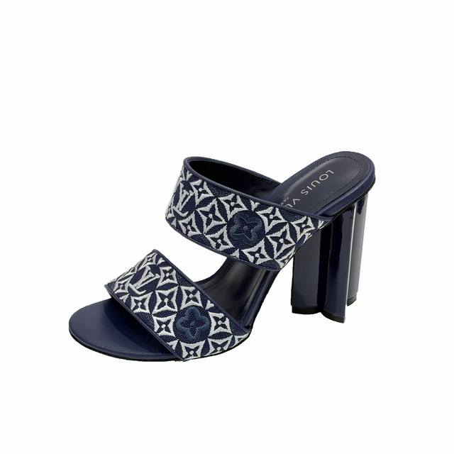 2026春夏Lv秀场凉鞋首亮相 DDD 路易威登官网同步上新！ DDD 经典电绣设计勾勒高级线条 DDD 极简轮廓衬托非凡气场 DDD 上脚瞬间提升整体气质 D