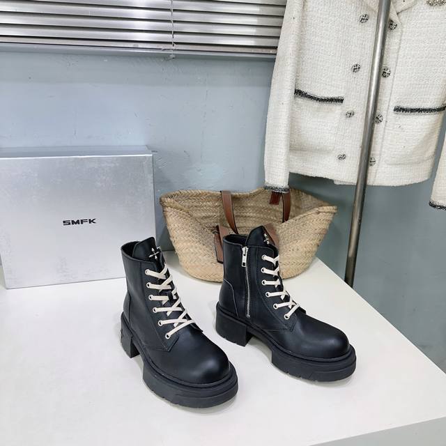 高品质出厂 ！小众潮牌Smfk 26春夏新款厚底短靴马丁靴！狠狠拿捏啦 DDD 自带酷飒气场，不同色系适配多样风格~ DDD 姜黄活力、奶白清新、棕调复古、黑调