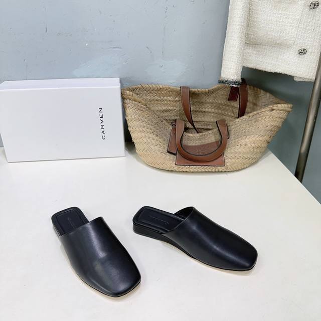 高品质出厂 ！小众潮牌Phoebe Philo 26新品厚底穆勒鞋包头半拖鞋单鞋！ DDD 采用无后跟的穆勒拖样式，鞋头为圆润的方头设计，线条简约流畅，属于慵懒