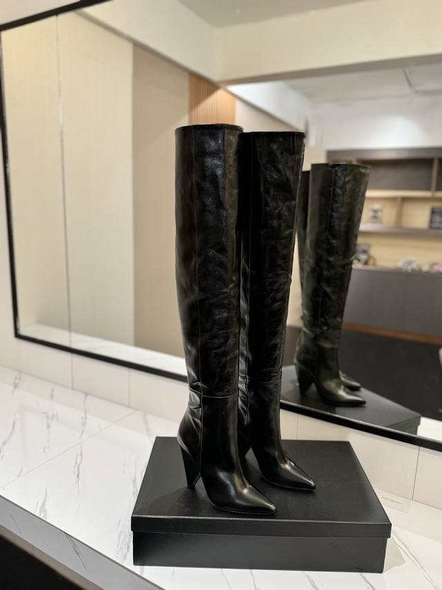 出厂价Pp： 高级升级定制版！ Saint Lauren Ysl圣罗兰 最新折皱尖头高跟高筒靴款，专柜最新异性跟超显眼 21Ss专柜推出最新超美新秋冬款女士时尚