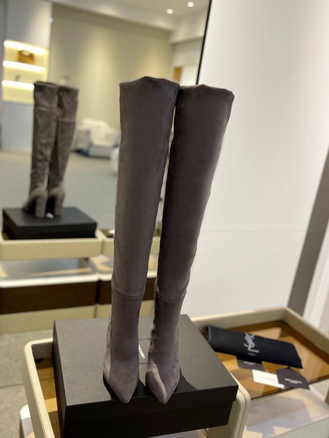 价格P: DDD Saint Lauren Ysl DDD 圣罗兰 高级升级定制版! 独家尖头高跟高筒靴! 最新异性跟超显眼 超美新秋冬款女士时尚款,性感 过膝 价格P: DDD Saint Lauren Ysl DDD 圣罗兰 高级升级定制版! 独家尖头高跟高筒靴! 最新异性跟超显眼 超美新秋冬款女士时尚款,性感 过膝