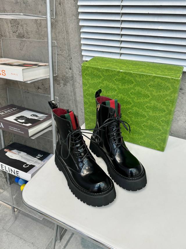 工厂P价 Gucc*S新款红绿织带款乐福鞋 短靴 DDD 原版套楦 顶级品质 DDD 材质 DDD 鞋面：进口开边珠 DDD 垫脚：进口羊皮里 DDD 大底：原