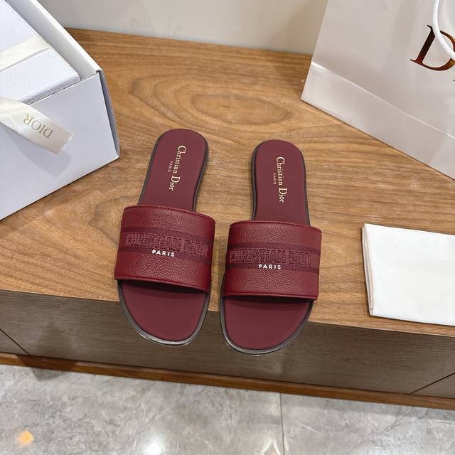 工厂P价P平底 DDD 迪奥 Dior 2026春夏新款皮面一字拖拼色女鞋 Cd字母Logo立体刺绣 圆方头粗跟果冻色露趾拖鞋 市面顶级版本 DDD 材质:鞋面