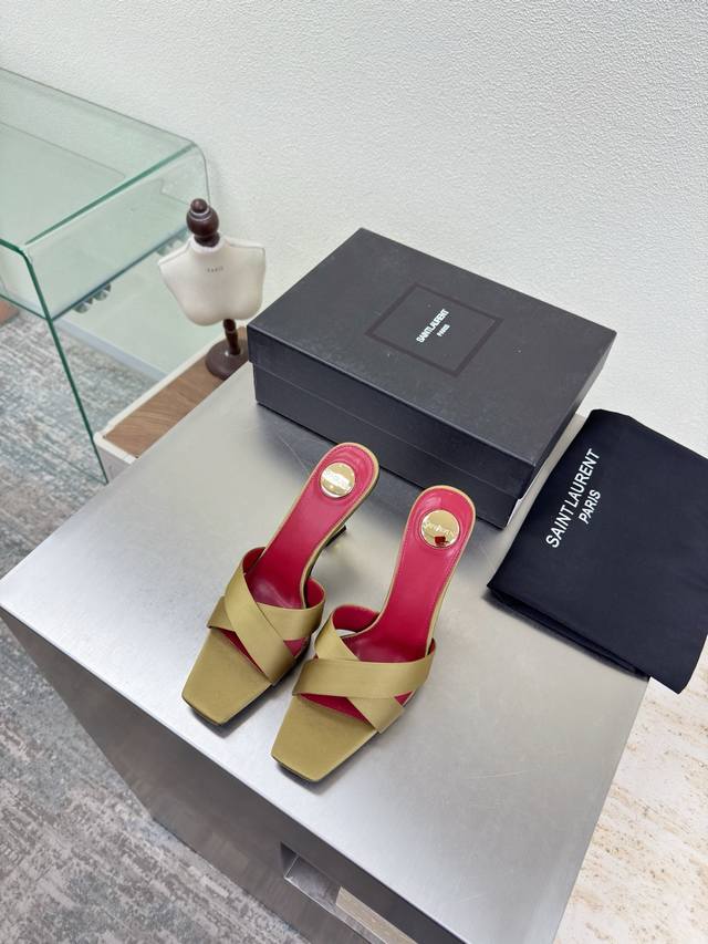 Ysl 金属跟 交叉带拖鞋 DDD 10.5 Cm 跟高 DDD Yvette Saint Laurent圣罗兰Logo DDD 精致高跟 DDD 橄榄绿 色真 Ysl 金属跟 交叉带拖鞋 DDD 10.5 Cm 跟高 DDD Yvette Saint Laurent圣罗兰Logo DDD 精致高跟 DDD 橄榄绿 色真